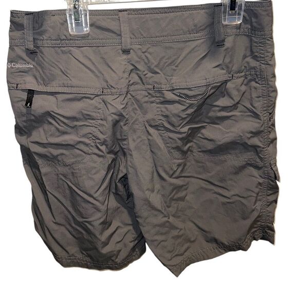 Columbia grey Omnishade women’s shorts size 2 with 8” length - Picture 3 of 11